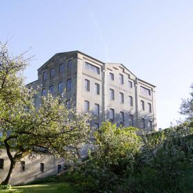 Tørning Mølle på en forårsdag